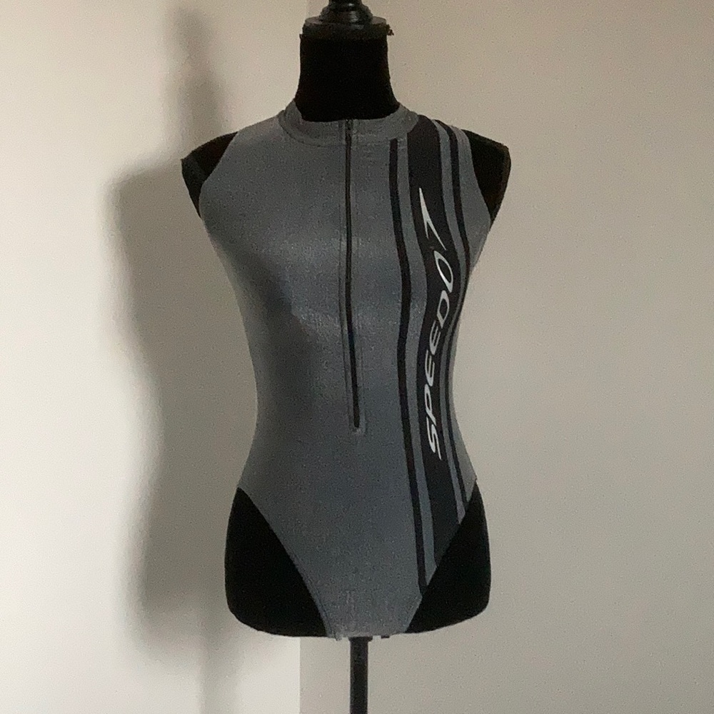 SPEEDO SILVER METALLIC ONE PIECE SWIMSUIT SIZE 6